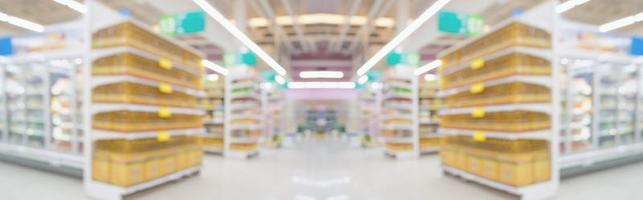 supermarkt op te slaan gangpad interieur abstract wazig achtergrond foto