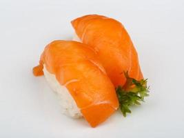 sushi zalm op de plaat foto