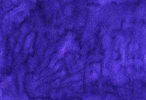 waterverf Koninklijk Purper achtergrond textuur, hand- geschilderd. wijnoogst waterverf vloeistof paars achtergrond. foto
