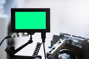 camera in panorama visie het schieten opname of filmen. en groen scherm concept vertrekken ruimte voor Bewerk inzetstukken video tafereel. foto