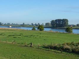 gegroet Bij de Rijn rivier- in Duitsland foto