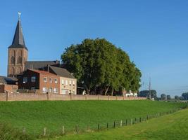 gegroet Bij de Rijn rivier- in Duitsland foto