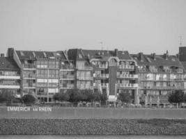 de stad van Emmerich Bij de Rijn rivier- foto