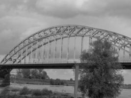 de stad van nijmegen Bij de rivier- waal in de Nederland foto