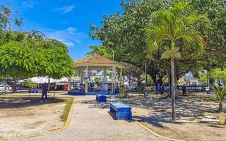 playa del carmen quintana roo mexico 2022 typische straatweg en stadsgezicht van playa del carmen mexico. foto