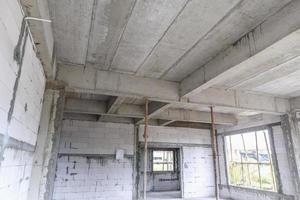 gewapende betonnen platen van woningbouw in aanbouw foto