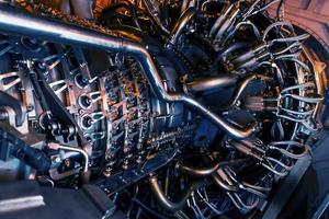 onderdelen van de operationeel gas- turbine motor van een Jet vliegtuig foto
