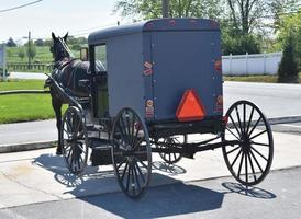 paard getrokken vervoer geparkeerd in lancaster provincie foto