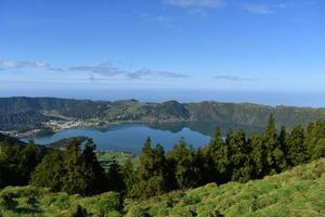 verbazingwekkend landschap van de meren van sete cidades foto