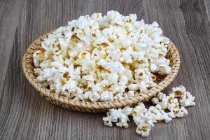 popcorn Aan hout foto