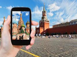 toerist nemen foto van rood plein in Moskou