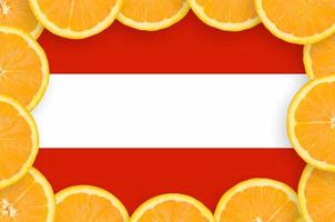 Oostenrijk vlag in vers citrus fruit plakjes kader foto