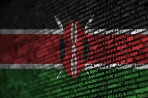 Kenia vlag is afgebeeld Aan de scherm met de programma code. de concept van modern technologie en plaats ontwikkeling foto