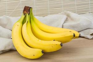 banaan op hout foto