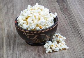 popcorn Aan hout foto