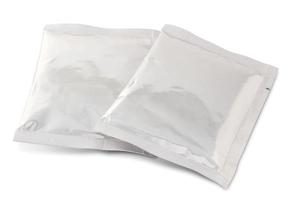plastic pakket zak geïsoleerd Aan wit met knipsel pad foto