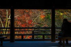 herfst tafereel Bij kibune Aan monteren kurama, bekeken van kifune jinja, of kifune altaar, Kyoto prefectuur, kansai, Japan foto