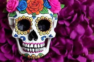 schedel gedekt met bloemen voor dag van de dood Mexicaans festival creatief illustratie foto