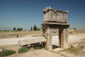 graf Bij hierapolis oude stad, pamukkale, denizli, turkiye foto