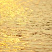 water reflectie Bij zonsondergang foto