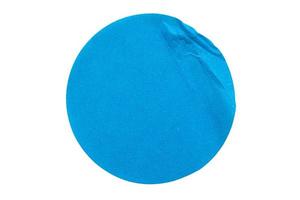 blanco blauw ronde Zelfklevend papier sticker etiket geïsoleerd Aan wit achtergrond foto