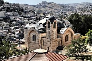 een visie van de kerk van st peter Bij galicantu in Jeruzalem foto