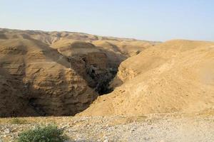 een visie van de judea woestijn in Israël foto