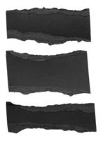 zwart gescheurd papier gescheurd randen stroken reeks geïsoleerd Aan wit achtergrond foto