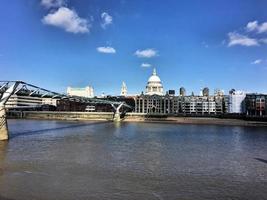 uitzicht op de rivier de Theems in londen foto