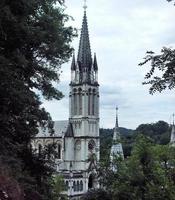 uitzicht op lourdes in frankrijk foto