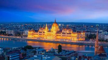 de skyline van de binnenstad van boedapest in hongarije foto