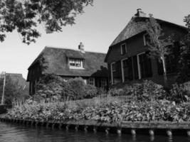 de Nederlands dorp giethoorn foto