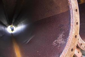 detailopname focus verroest ijzer staal metaal pijp gat kan worden gebruikt net zo een industrieel structuur achtergrond foto