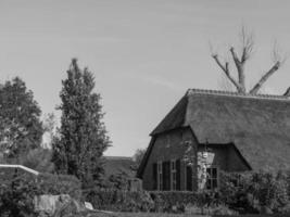 schattig dorp in de Nederland foto