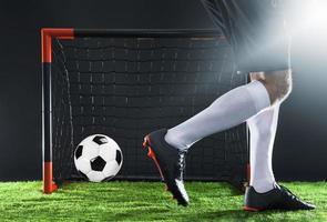 Amerikaans voetbal. voetbal. voetbal speler dribbelen met bal foto