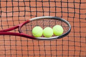 tennis racket, klei rechtbank, wta tour, rolland garros foto