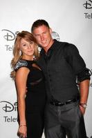 los angeles - aug 7 - Wenen girardi, kasey kahl aankomen Bij de Disney abc televisie groep 2011 zomer druk op tour partij Bij Beverly hilton hotel Aan augustus 7, 2011 in Beverly heuvels, ca foto