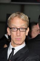 los angeles - apr 11 - andy Dick arriveert Bij de eng film v première Bij de cinerama koepel Aan april 11, 2013 in los engelen, ca foto