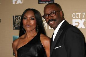 los angeles - okt 3 - angela basset, courtney b vance Bij de Amerikaans verschrikking verhaal - hotel première screening Bij de vorstelijk 14 theaters Aan oktober 3, 2015 in los engelen, ca foto