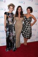 los angeles - nov 22 - annalynne mccord, Carlton gebbia, Nicky whelan Bij de abc 25e jaar- praten van de stad- zwart stropdas gala Bij de Beverly hilton hotel Aan november 22, 2014 in Beverly heuvels, ca foto