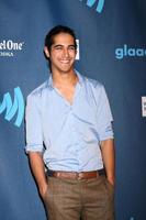 los angeles - apr 20 - een bus jogia arriveert Bij de 2013 glaad media prijzen Bij de jw marriott Aan april 20, 2013 in los engelen, ca foto