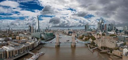 antenne visie van de toren brug, centraal Londen, van de zuiden bank van de Theems. foto