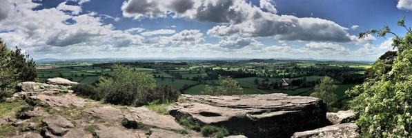 een visie van de shropshire platteland in de buurt grinshill foto