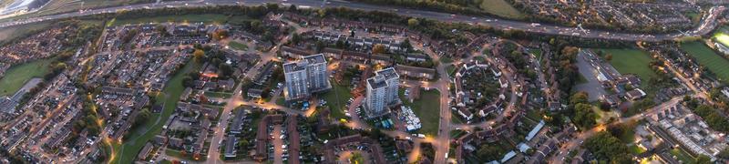 prachtig antenne visie van Brits dorp, drone's hoog hoek beeldmateriaal foto