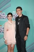 los angeles - okt 26: ariel winter callan mcauliffe aankomen Bij de 2011 nikkelodeon teennick halo prijzen Bij Hollywood palladium Aan oktober 26, 2011 in los engelen, ca foto