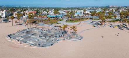 antenne visie van de skatepark van de Venetië strand in la, Californië. foto