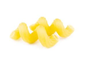 cellentani pasta Aan wit achtergrond foto
