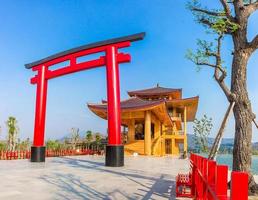 hinoki land- Thailand attracties in Chiang Mai is een mooi Japans stijl blauw lucht water gebouwen in park foto