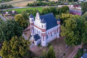 antenne visie Aan barok tempel of Katholiek kerk in platteland foto