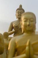 Boeddha en discipelen foto
